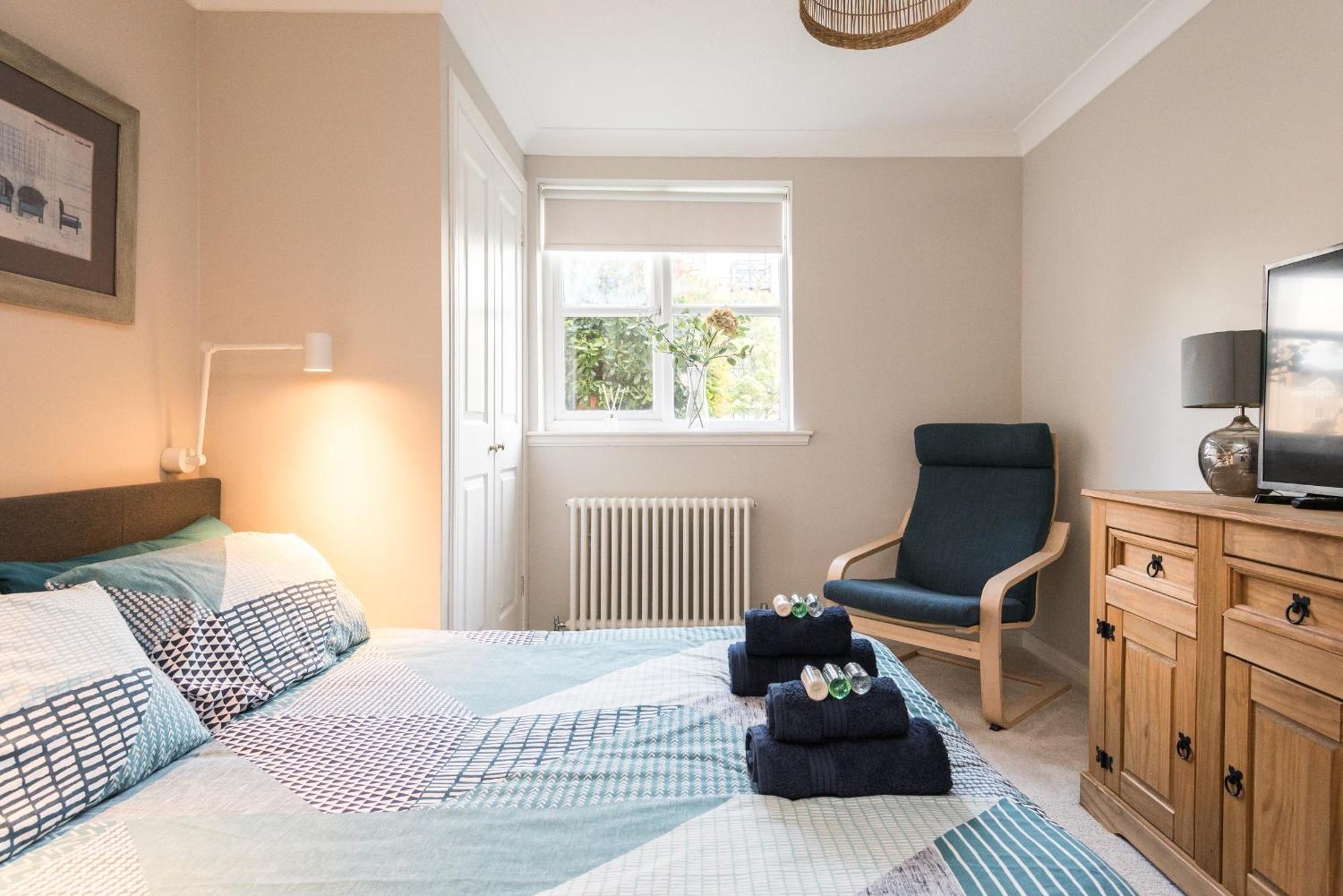 Roseburn Apartment, Edinburgh - 2 Bedrooms, Free Parking Екстериор снимка